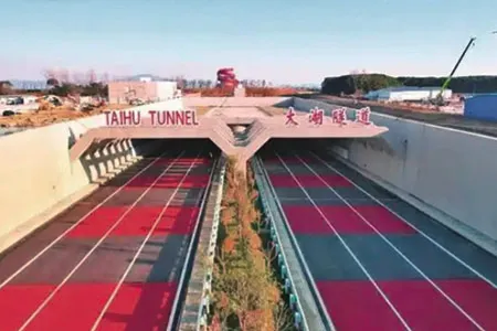 2015: Technological Advancements and Growth