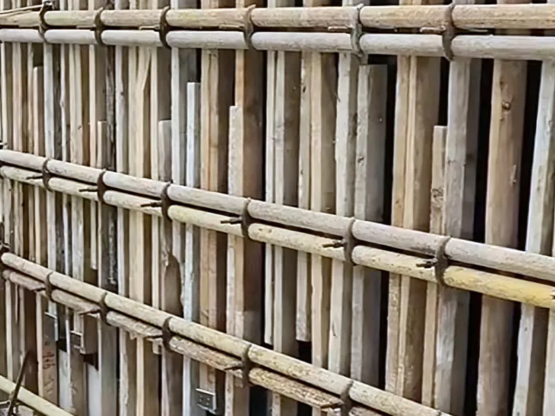 Large-section frame columns and pile caps usually use shuttering tie rods to enhance the integrity of column hoops and prevent formwork bulging.