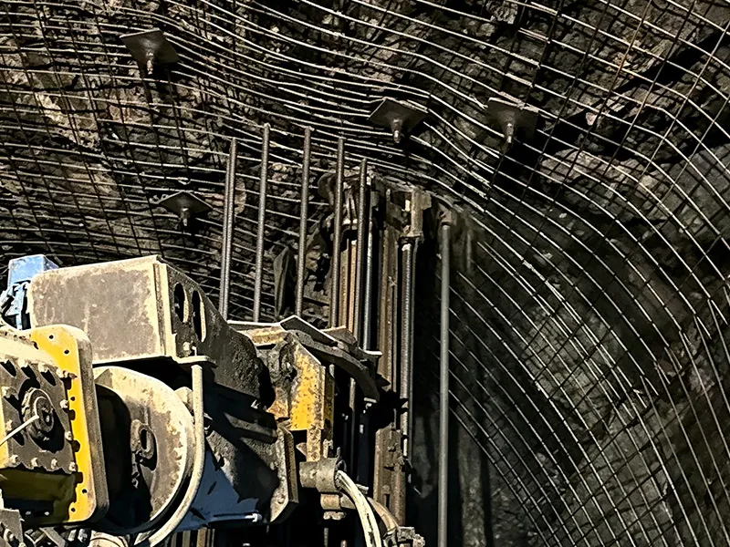 Heaving and other defects of tunnel bottom structures